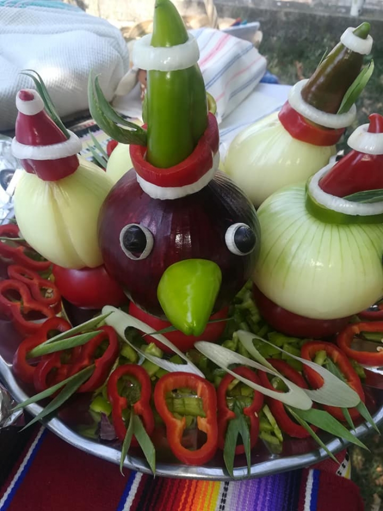 Къде има защо да се фукат с лука и баницата си?